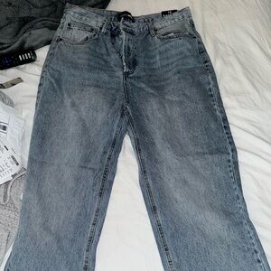 Selling these Fashion Nova Jeans !